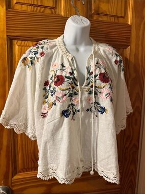 White Embroidered Peasant Tunic with Floral Accents. 100% cotton